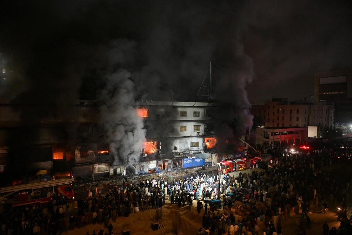 Pakistan premier orders aid after Karachi mall fire kills six
