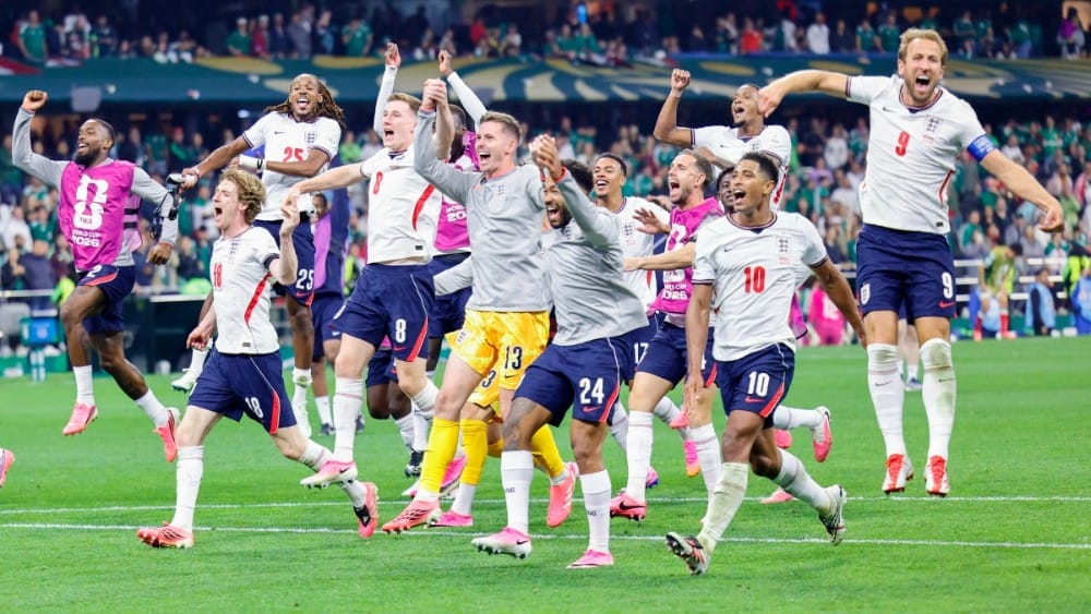 (From L) England's forward #18 Anthony Gordon, midfielder #08 Elliot Anderson, goalkeeper #13 Dean Henderson, defender #24 Reece James, midfielder #10 Jude Bellingham and forward #09 Harry Kane celebrate after winning the 2026 World Cup round of 16 footba