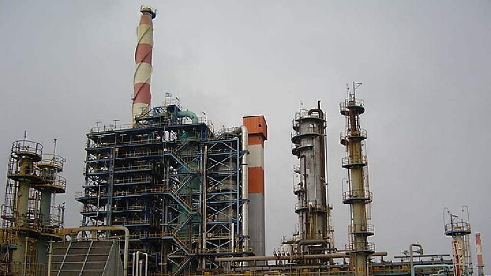 Greenpeace accuses oil companies of reaping Mideast 'war profits'