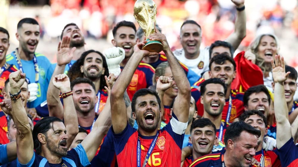 Spain's midfielder #16 Rodri lifts the trophy with his teammates after winning the 2026 World Cup football tournament final match between Spain and Argentina at the New York/New Jersey Stadium in East Rutherford on July 19, 2026. (Photo: AFP)