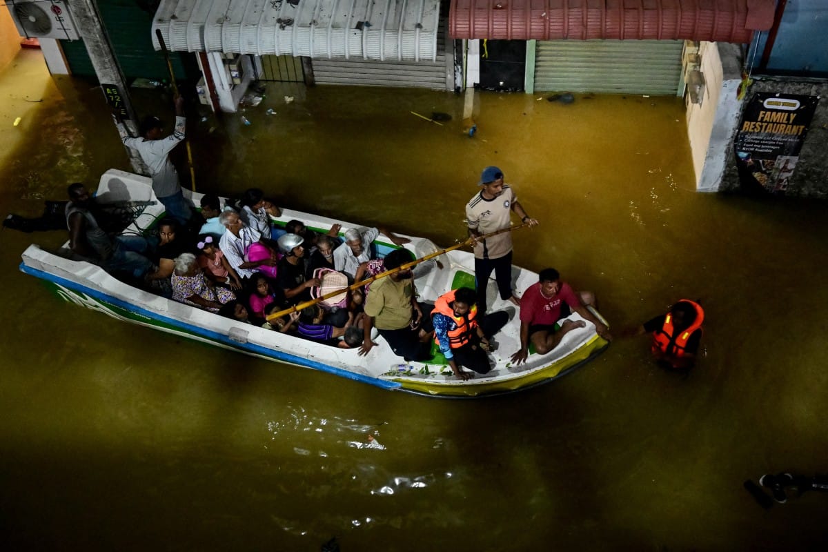 India blocking humanitarian flights to flood-hit Sri Lanka: Foreign Office