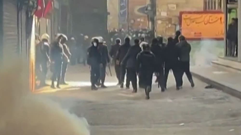 New protests erupt in Iran despite internet shutdown