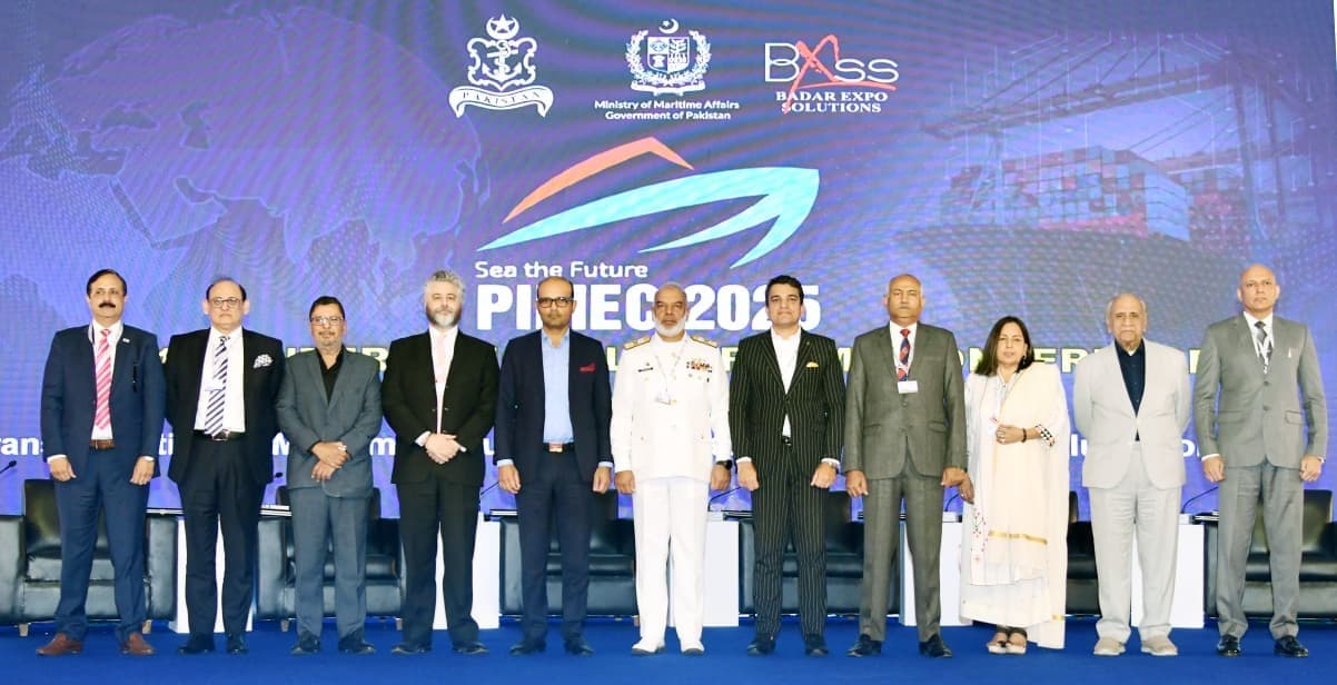 Chief of Staff Vice Admiral Raja Rab Nawaz in a group photo with speakers of the 11th International Maritime Conference during PIMEC 2025 at Karachi Expo Centre. (Radio Pakistan)