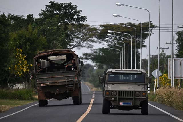Cambodia shuts Thailand border crossings over deadly fighting