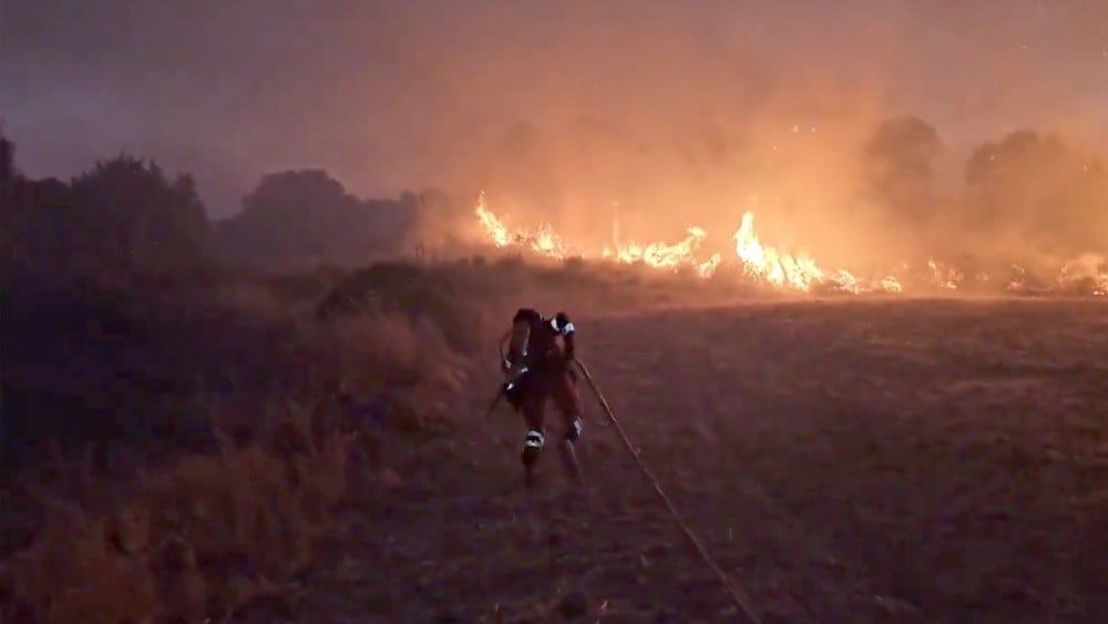 Wildfire scorches 12,000 hectares north of Madrid: Spanish authorities