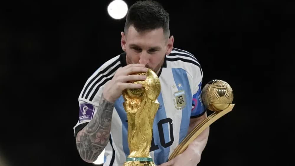 It 'hurts' says Messi as he retires from international football