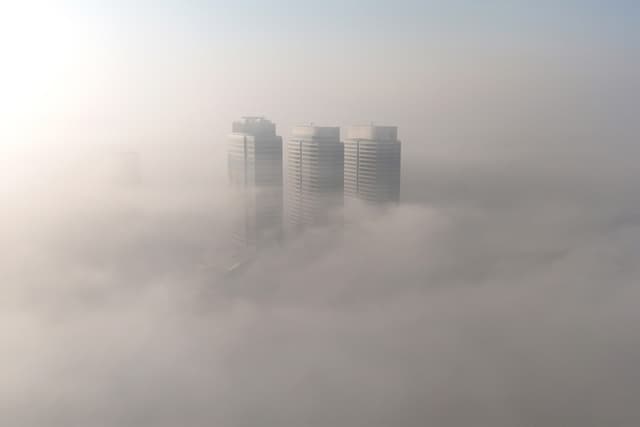Cold wave grips Pakistan as dense fog affects daily life