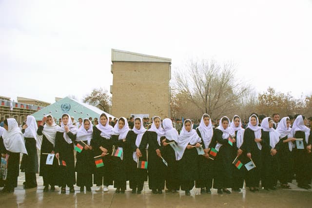 Afghan school girls - (Photo: Wikimedia Commons)
