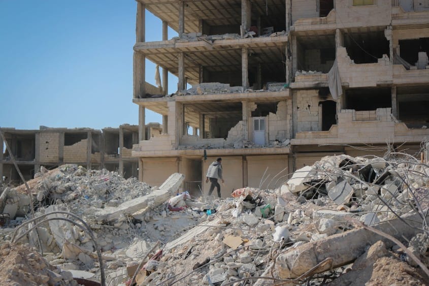Lebanon transfers 128 Syrian convicts home under agreement