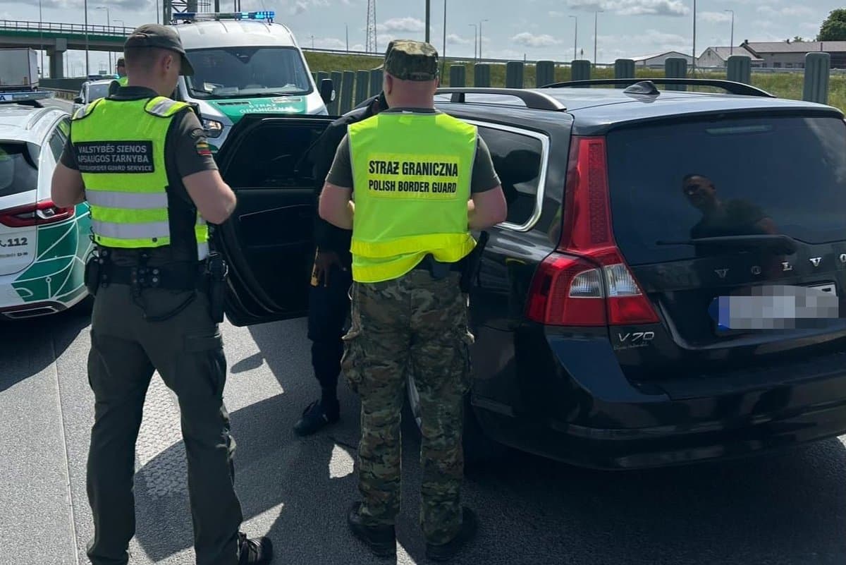 Poland detains 45 illegal migrants, including Afghan nationals. (Photo: Polish Border Guard official X account)