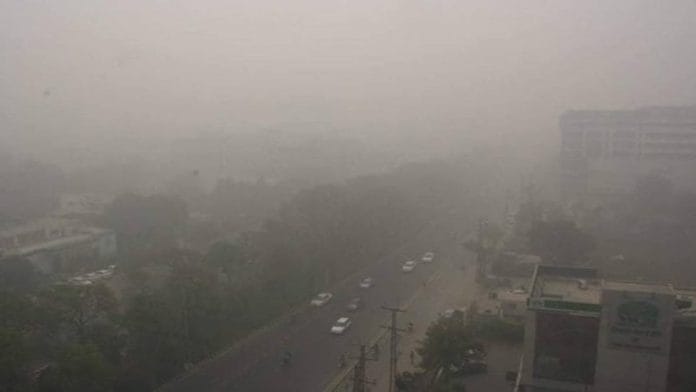 File Photo: Smog seen in Lahore (Associated Press of Pakistan)