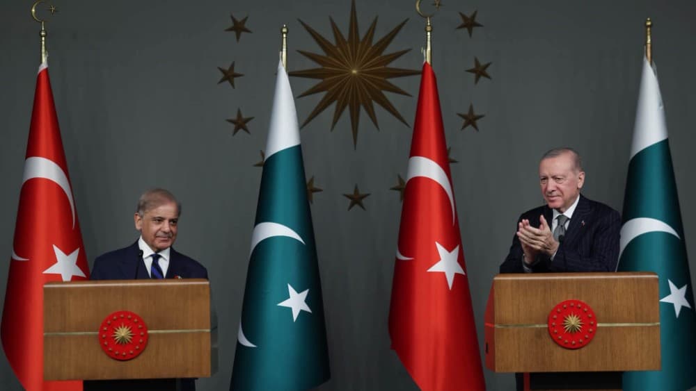 Pakistan, Türkiye reaffirm $5 billion trade target during Istanbul meeting