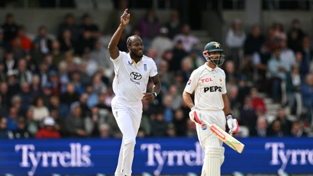 Archer double strengthens England's grip on first Test against Pakistan