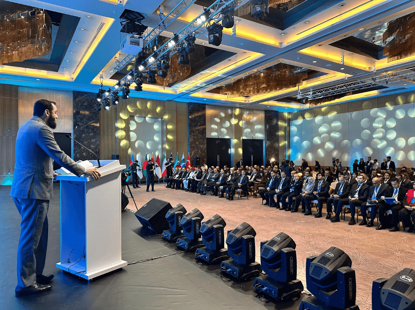 In Baku, Pakistan proposes unified D-8 media strategy against Islamophobia