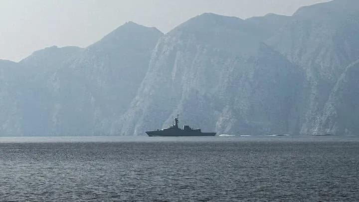 Navy vessel is seen sailing in the Strait of Hormuz, a vital waterway through which much of the world's oil and gas passes, on March 1, 2026. (File photo: AFP)