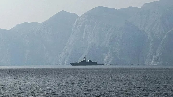 Navy vessel is seen sailing in the Strait of Hormuz, a vital waterway through which much of the world's oil and gas passes, on March 1, 2026. (File photo: AFP)