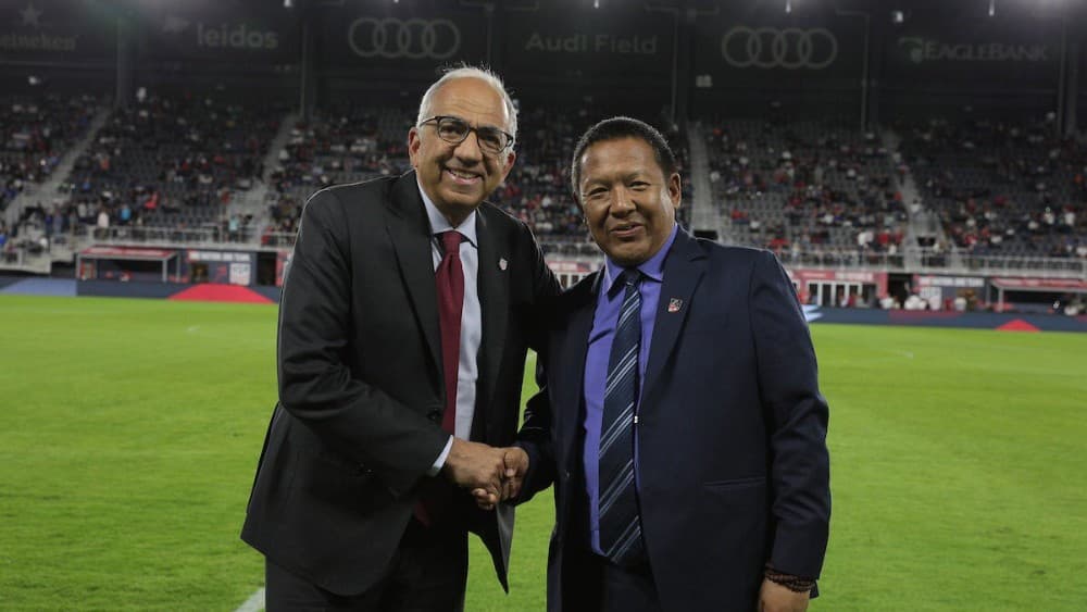 Senior Advisor to the FIFA President Carlos Cordeiro (left) - (Photo: Carlos X account)