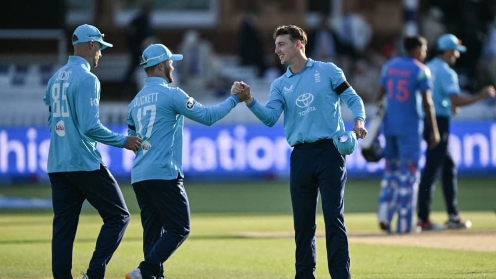 England celebrate their victory at the end of the third one-day international (ODI) cricket match between England and India at Lord's cricket ground in London on July 19, 2026. (Photo by Glyn KIRK / AFP) / RESTRICTED TO EDITORIAL USE. (Photo: AFP)
