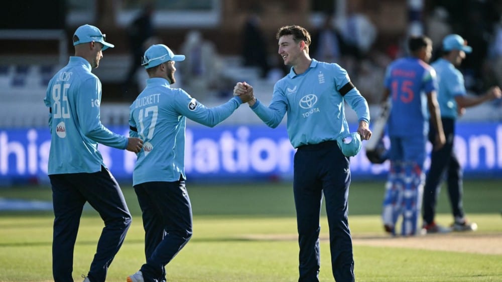England celebrate their victory at the end of the third one-day international (ODI) cricket match between England and India at Lord's cricket ground in London on July 19, 2026. (Photo by Glyn KIRK / AFP) / RESTRICTED TO EDITORIAL USE. (Photo: AFP)