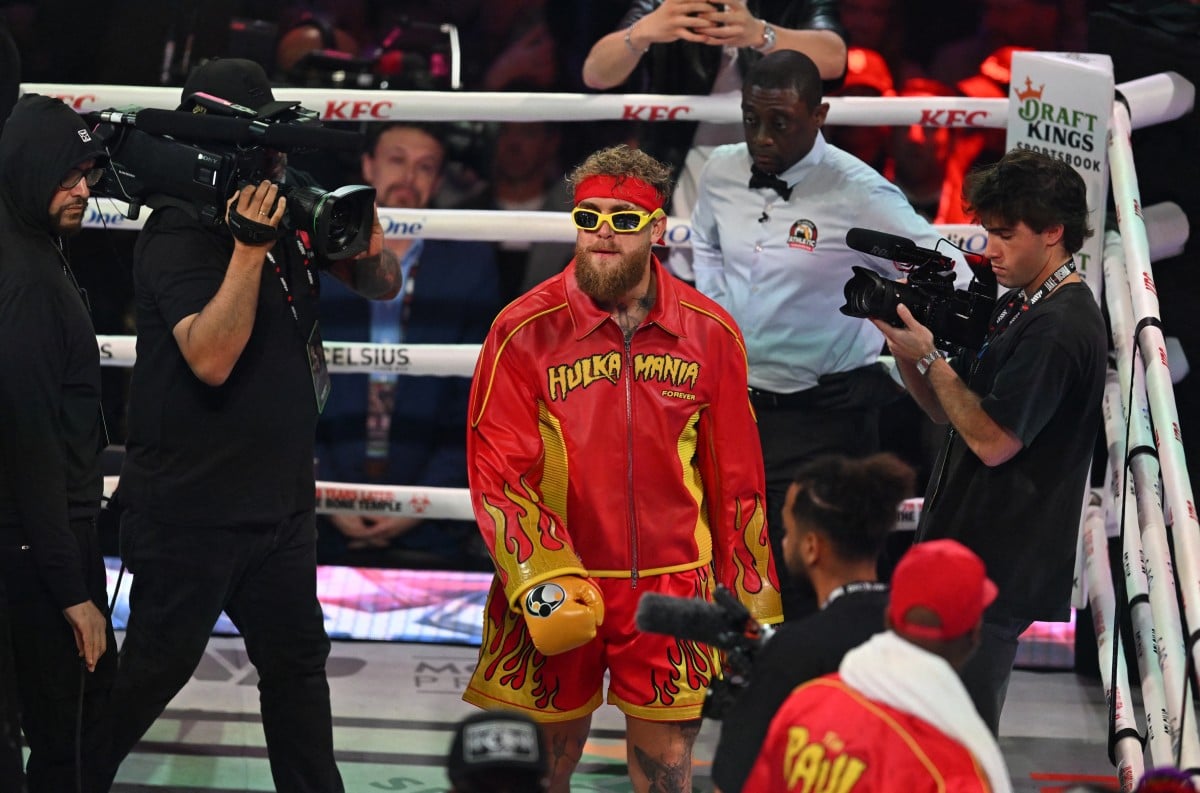Joshua knocks out Paul to win Netflix boxing bout