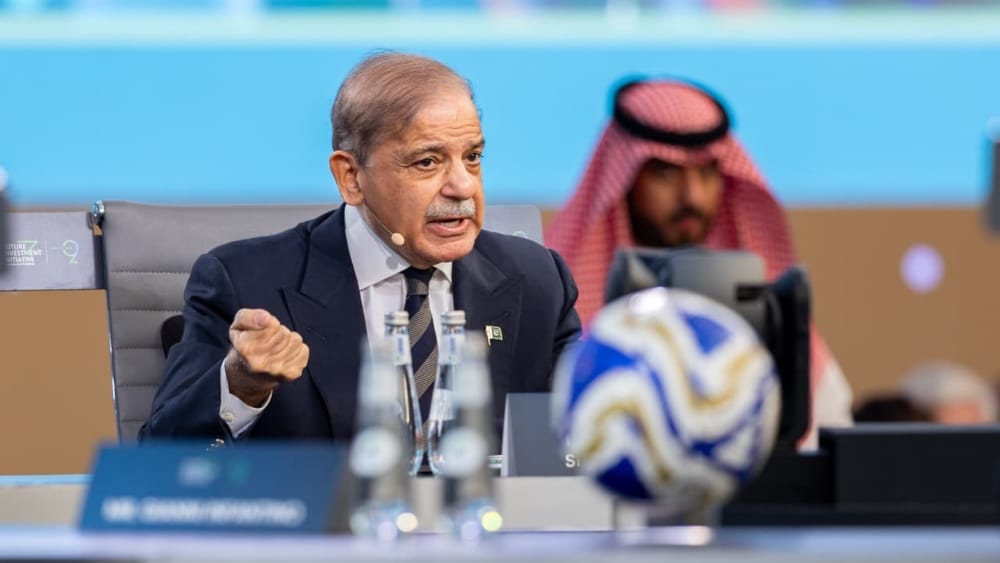 At Riyadh summit, Pakistan PM presses for shared growth, not more loans