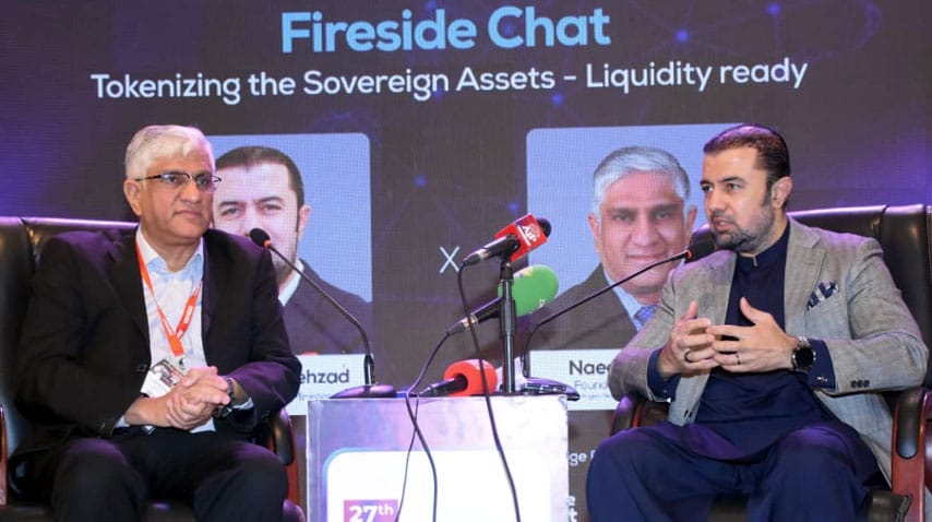Khurram Schehzad speaking at the 27th ITCN Asia exhibition (Photo by urdu.radio.gov.pk)